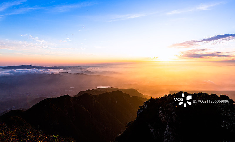 嵩山景区 嵩山峻极峰日出云海图片素材