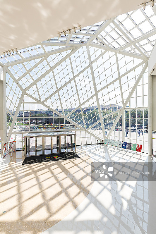 现代化建筑-西安大悦城商场内部结构图片素材