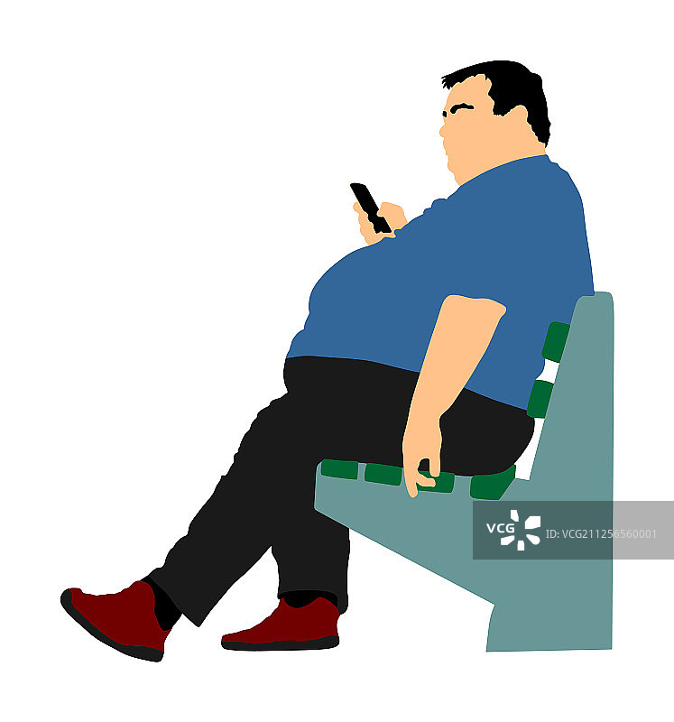 坐在公园长椅上玩手机的胖男孩图片素材