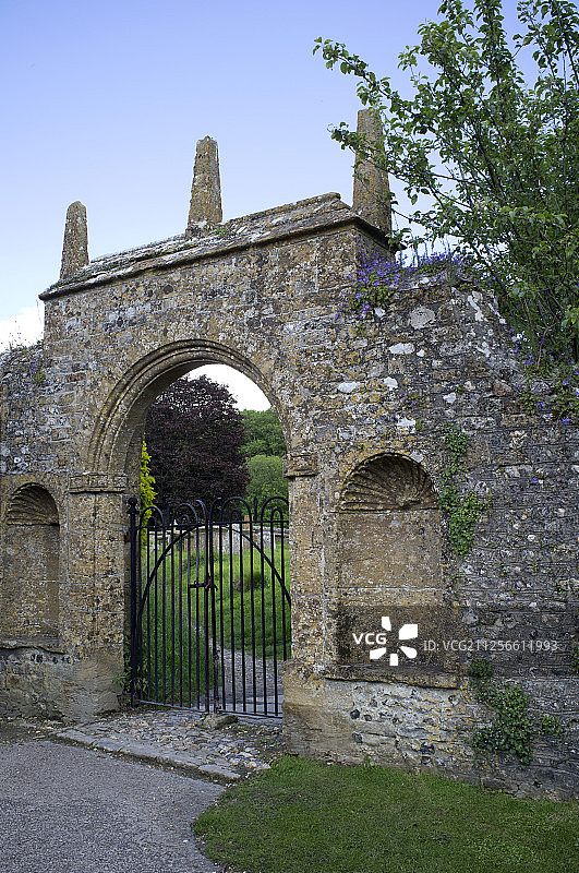 多塞特郡瑟恩阿巴斯公墓的历史大门图片素材