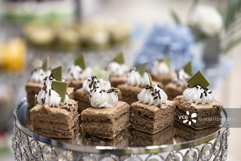 聚会上的蛋糕小点心图片素材