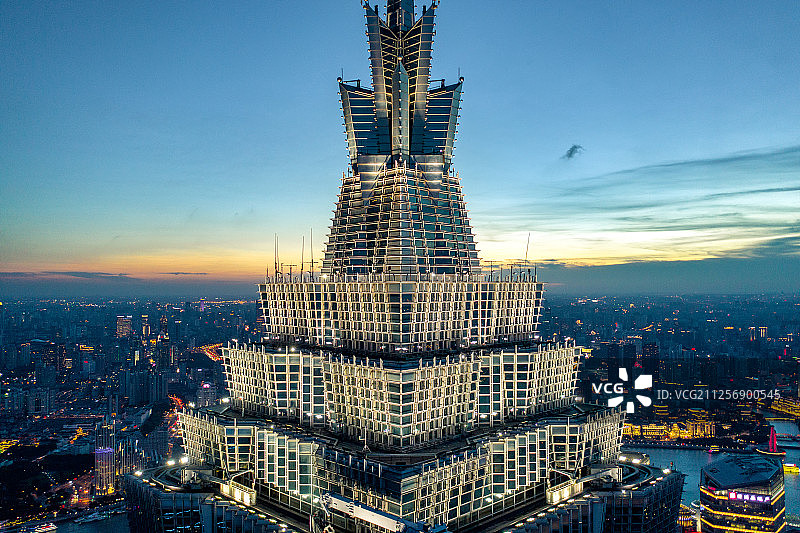 航拍上海陆家嘴金融区日落图片素材