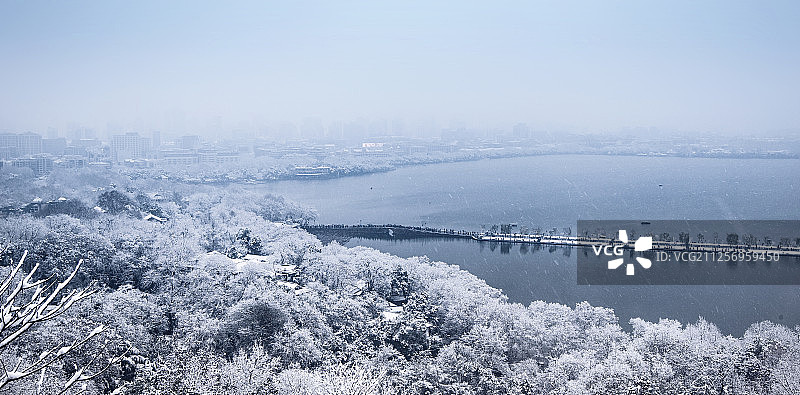 杭州冬季宝石山雪景图片素材