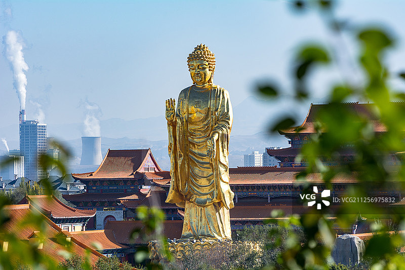 红光山西域大佛远景图片素材