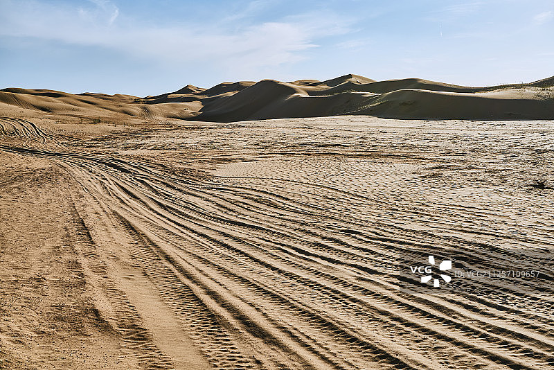 沙漠主题汽车广告背景图图片素材
