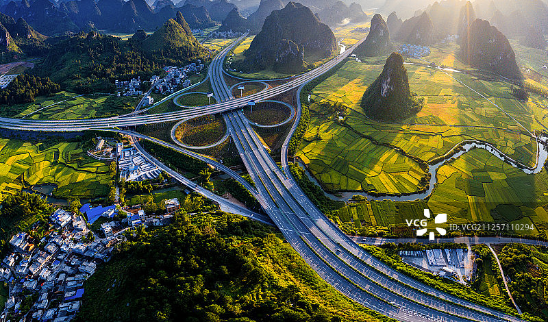 壮乡村村通公路（广西）图片素材
