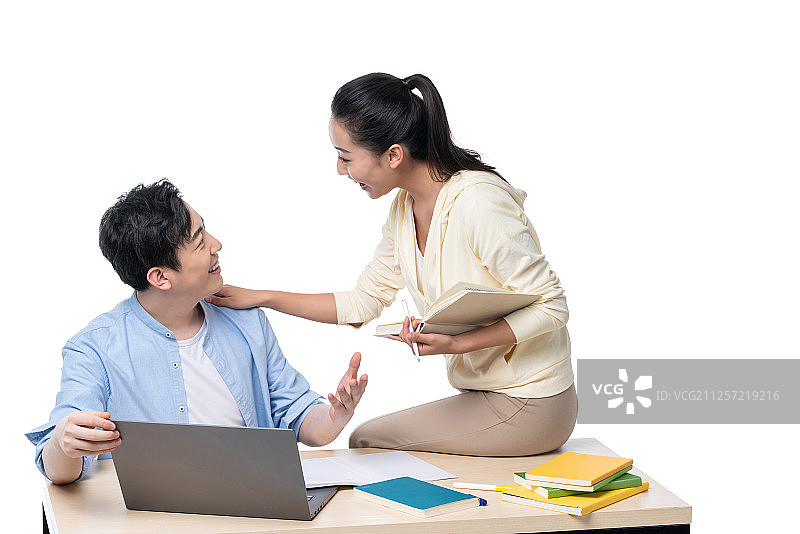 年轻男女一起学习图片素材