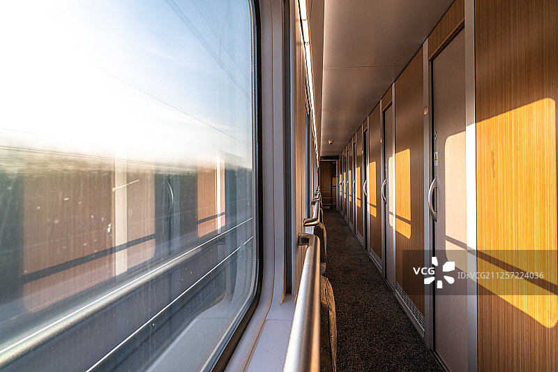 高铁卧铺车厢内部图片素材