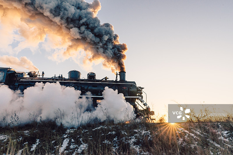 辽宁东北老式蒸汽火车铁轨交通运输图片素材