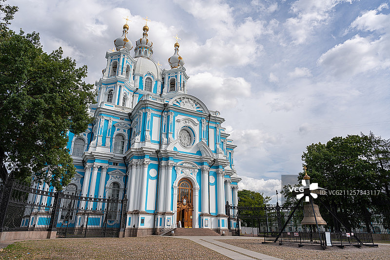 圣彼得堡斯莫尔尼宫图片素材