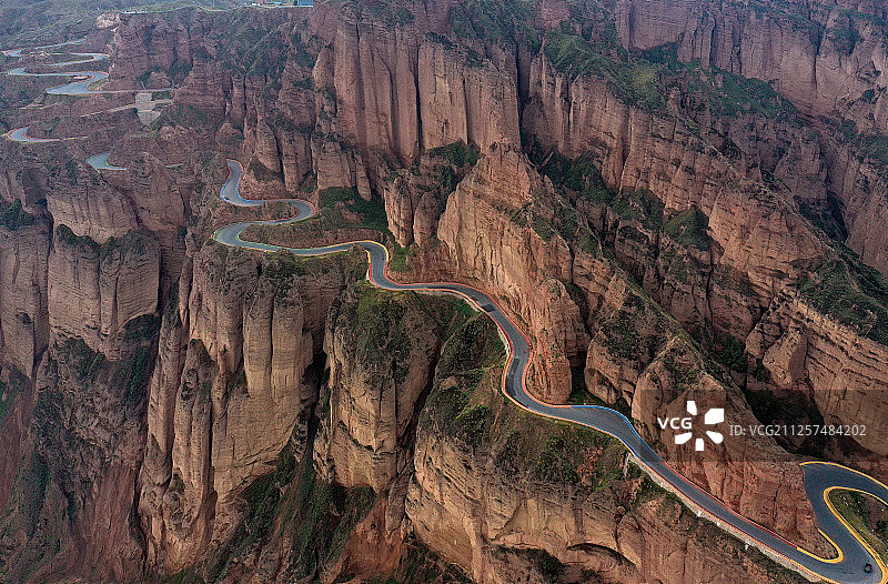 景泰黄河石林22道弯盘山路图片素材
