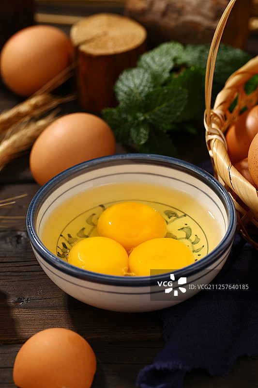 碗里的蛋黄图片素材