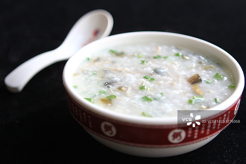 小餐馆里的早餐图片素材