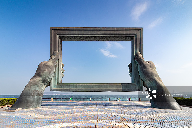 山东威海海滨大相框（画中画）雕塑图片素材