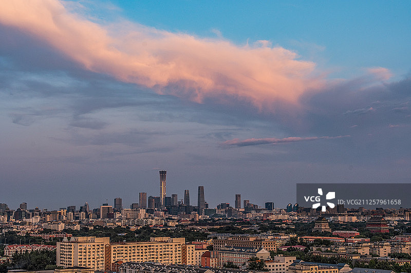 远眺CBD与古老同存图片素材