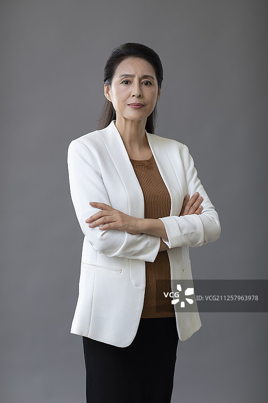 自信的成熟商务女士图片素材