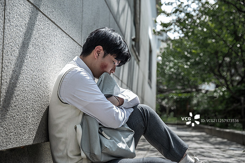 高中生焦虑绝望图片素材