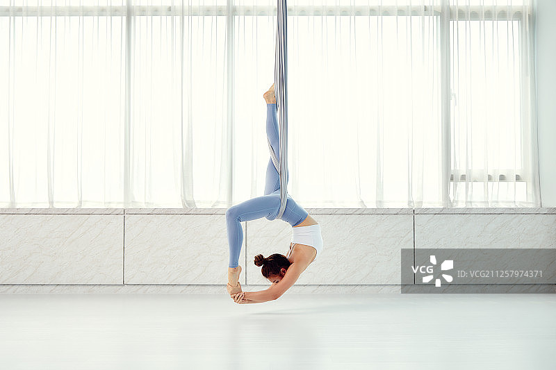 飞行瑜伽，健身，姿势，饮食图片素材