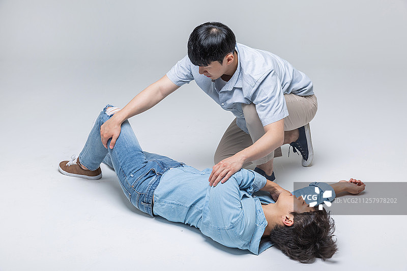 救援、安全教育、急救、心肺复苏、心脏病发作、急诊病人图片素材