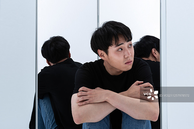 身份、自卑、压力、失落、约束图片素材