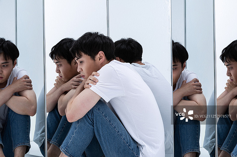 身份、自卑、压力、失落、约束图片素材