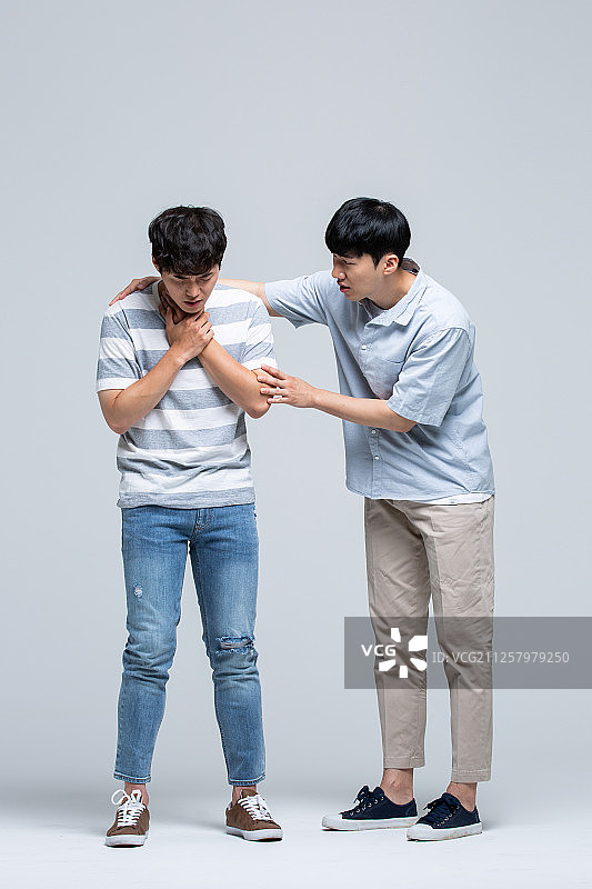 气道阻塞、呼吸道、呼吸、海姆立克急救法、急救、急诊病人图片素材