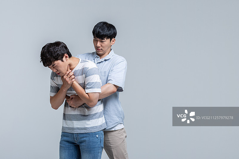 气道阻塞、呼吸道、呼吸、海姆立克急救法、急救、急诊病人图片素材