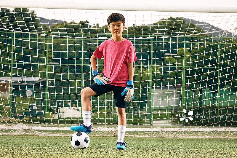 小学生，足球，足球场，足球，儿童足球，守门员图片素材