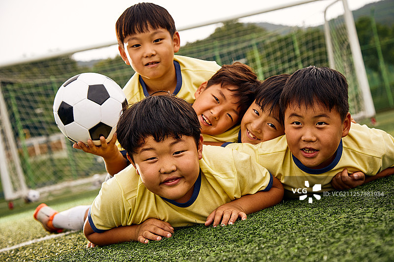 孩子、足球、儿童足球、足球运动员图片素材