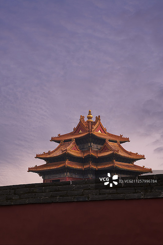 祥云下的皇宫图片素材