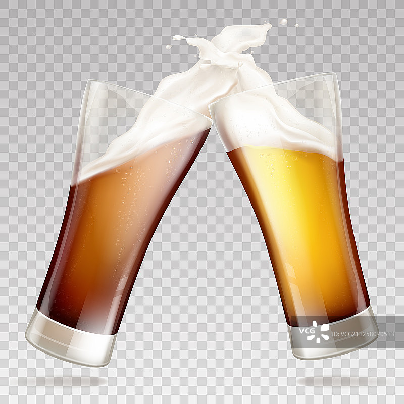 透明玻璃杯中的淡色黑啤酒图片素材