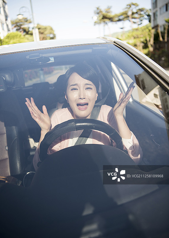 家庭主妇开车发生事故摄影图片素材