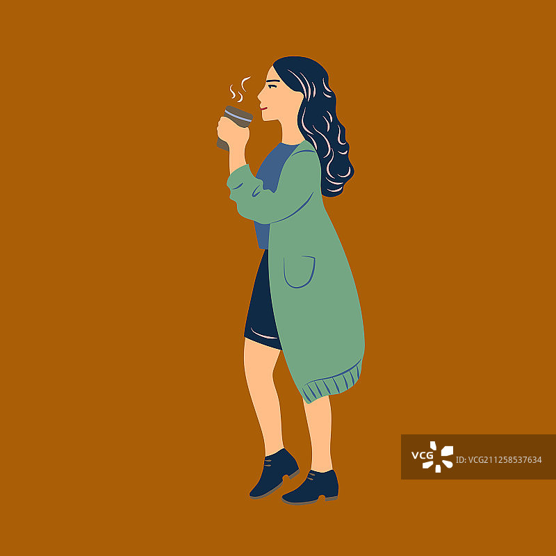 年轻女子穿着休闲服走路图片素材