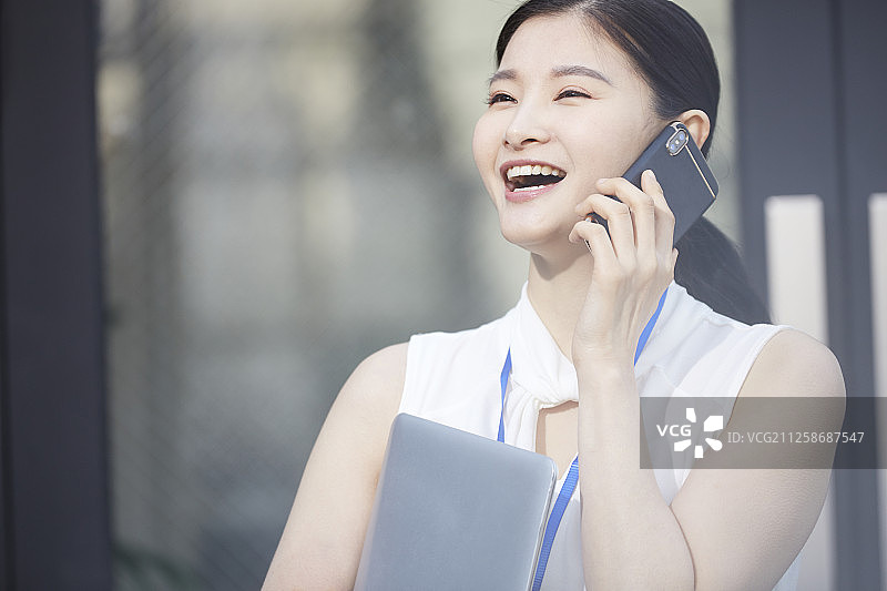 商务咖啡馆里的女人图片素材