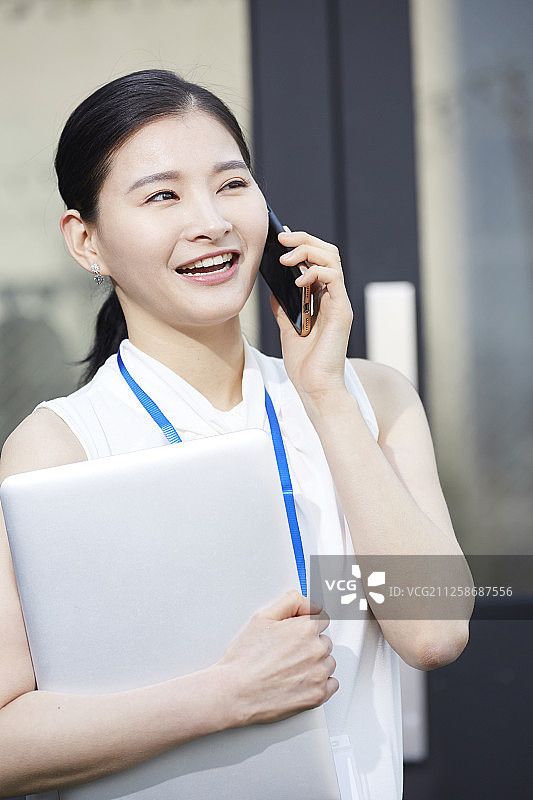 商务咖啡馆里的女人图片素材