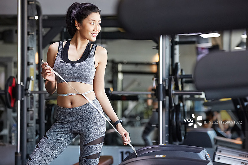 女性健身房饮食图片素材