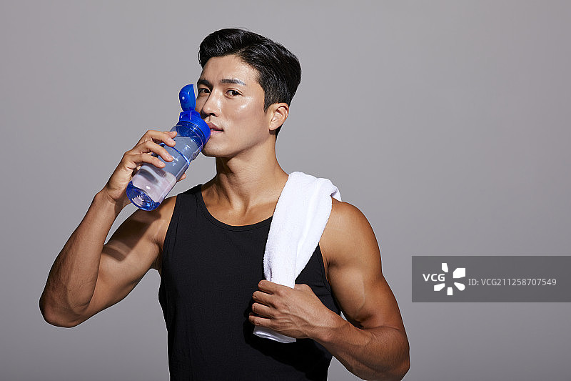 男士运动装配色图片素材