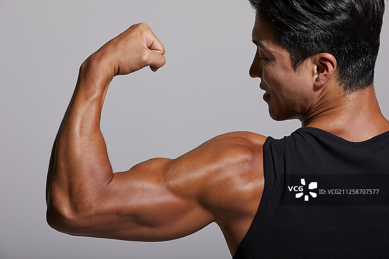 男士运动装配色图片素材