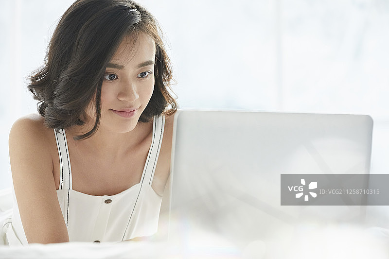 女人放松图片素材