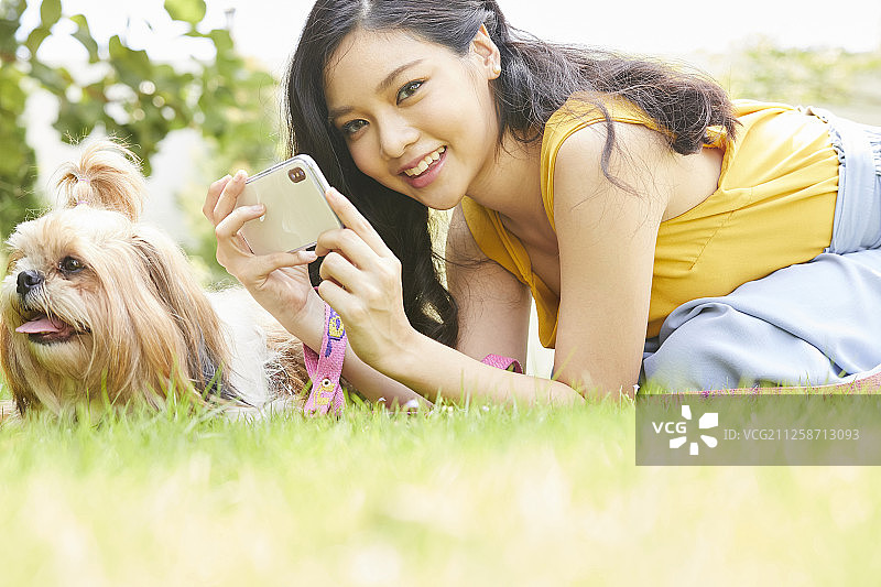 女人和宠物的生活方式图片素材