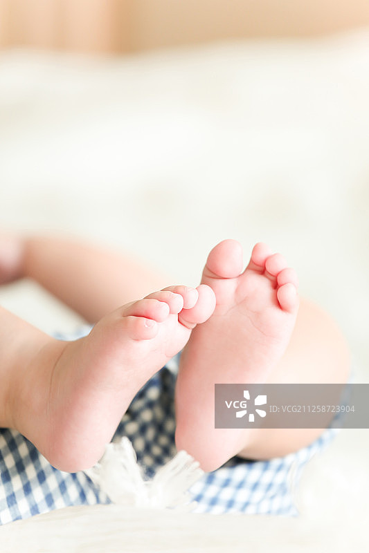 婴儿的脚部特写图片素材