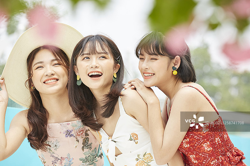 女性女性旅程度假村图片素材