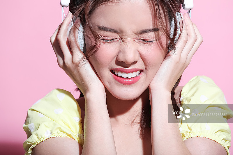 女性的音乐生活图片素材