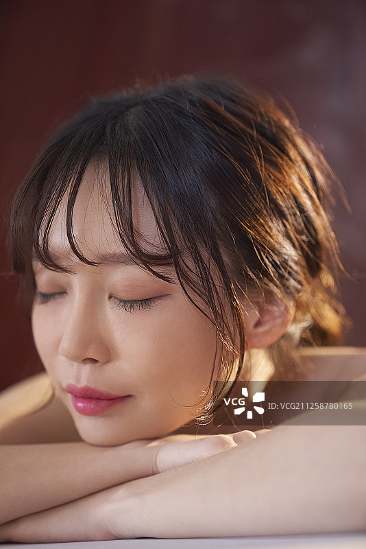 女士美容沐浴图片素材