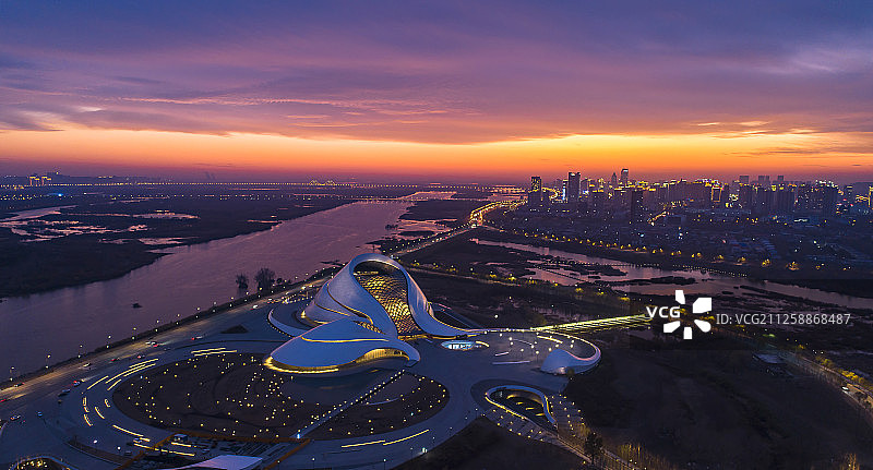 高视角哈尔滨大剧院图片素材