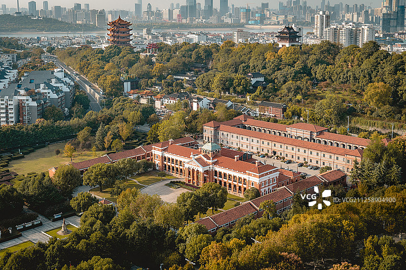 高视角拍摄武汉阅马场图片素材