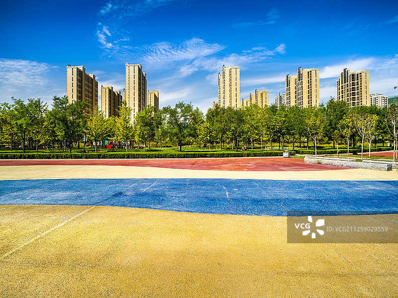 河北省固安县市中心城市广场运动场高档社区商品房图片素材