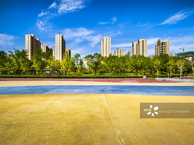 河北省固安县市中心城市广场运动场高档社区商品房图片素材
