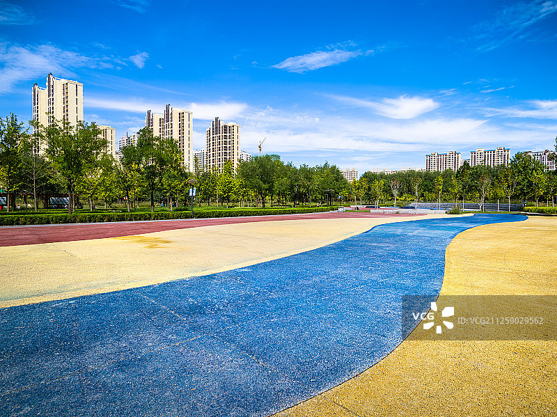 河北省固安县市中心城市广场运动场高档社区商品房图片素材