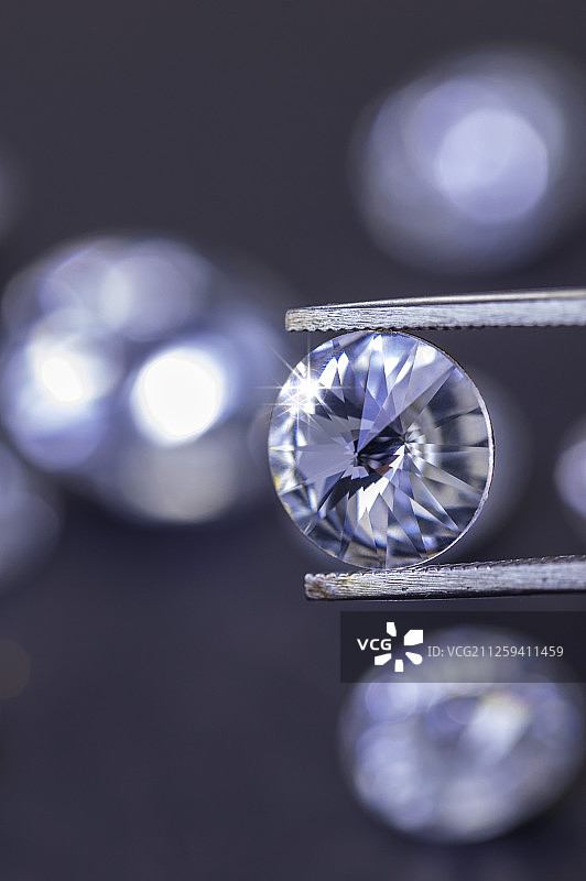 闪亮的裸钻图片素材